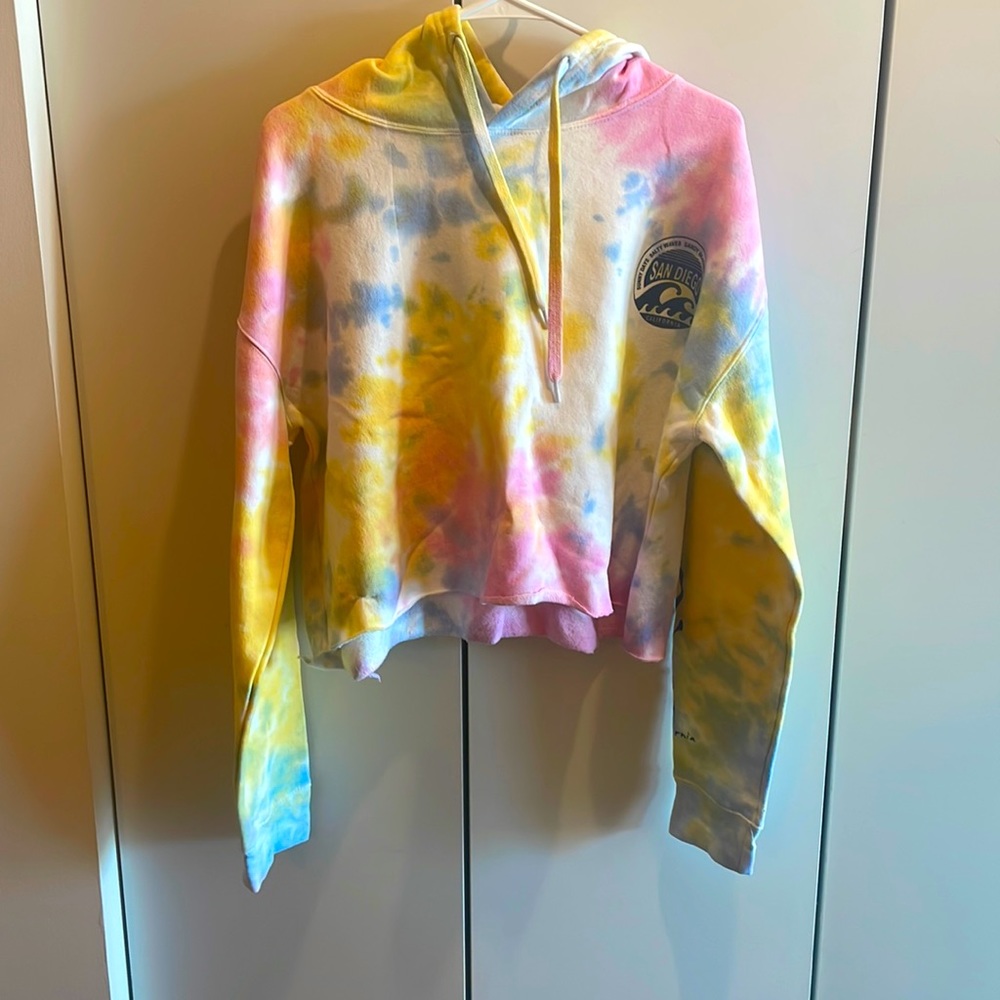🌸 San Diego Cropped Sweatshirt Size L